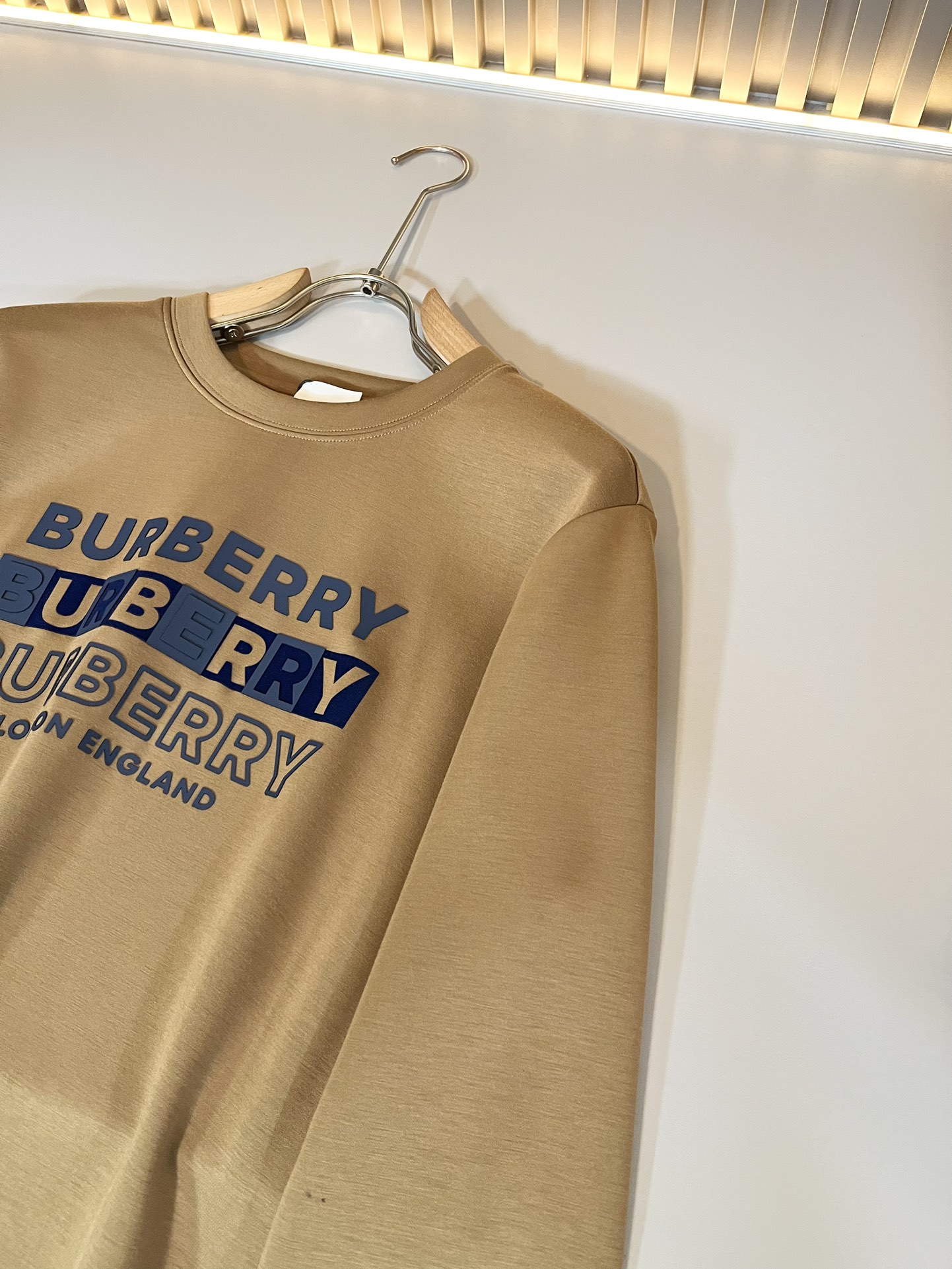 人気新品 t シャツ burberryスーパーコピー トップス プリント 純綿 通気性いい メンズ ゆったり ブラウン_5