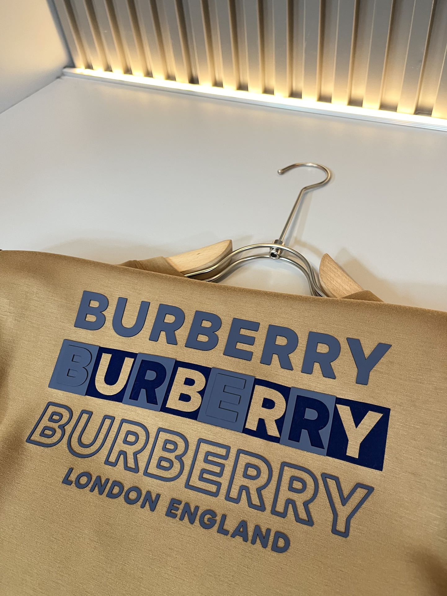 人気新品 t シャツ burberryスーパーコピー トップス プリント 純綿 通気性いい メンズ ゆったり ブラウン_6