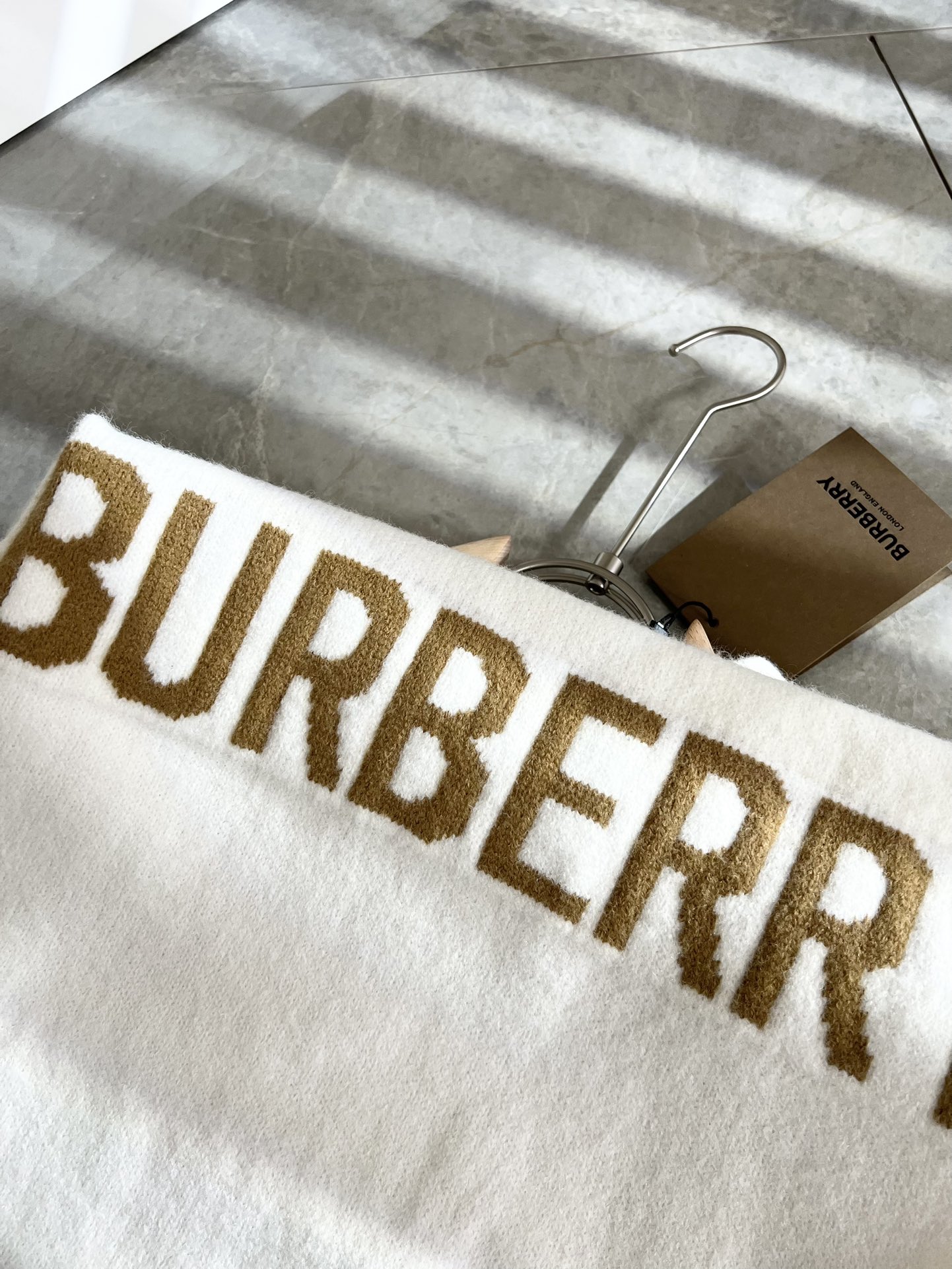 お値打ち価格 burberry ニット セータースーパーコピー ニット 男性 柔らかい 保温 ロゴ編み ホワイト_6