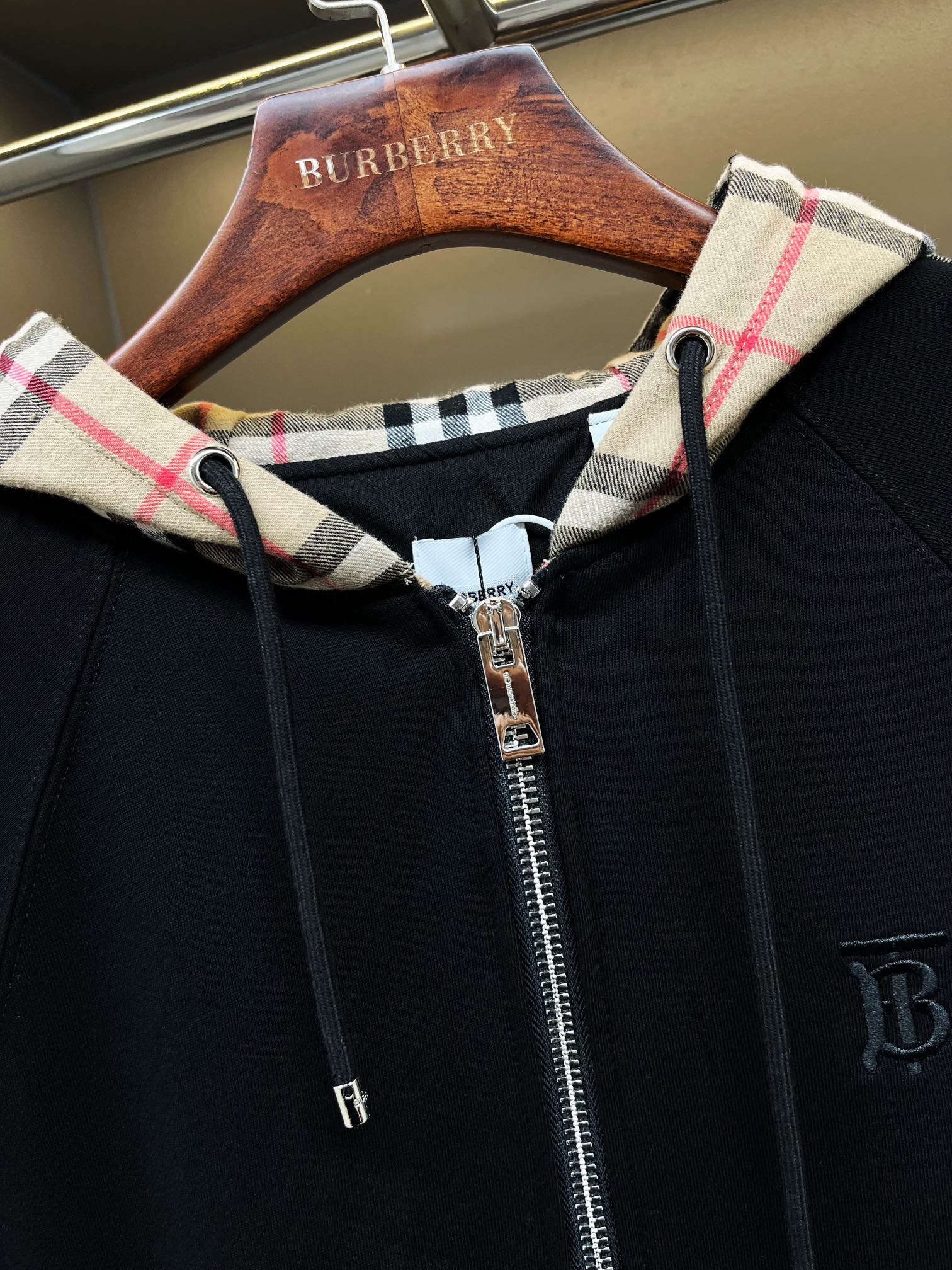 burberry ジャンパー激安通販 トップス ジャケット 厚い 柔軟 暖かい 運動服 ブラック_3