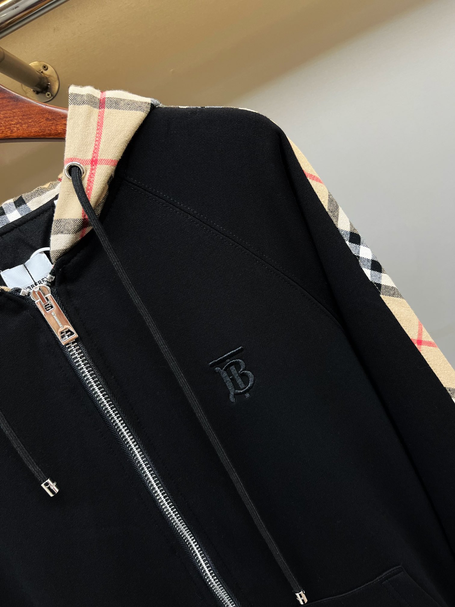 burberry ジャンパー激安通販 トップス ジャケット 厚い 柔軟 暖かい 運動服 ブラック_4