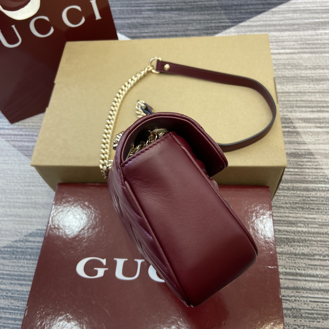 新作 gucci リュックスーパーコピー 優雅 斜め掛けバッグ ハイドバッグ レザー 牛革 シンプル 446744 レッド_3