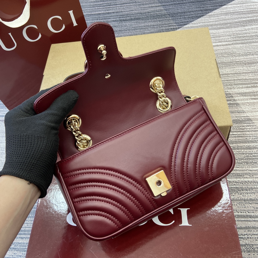 新作 gucci リュックスーパーコピー 優雅 斜め掛けバッグ ハイドバッグ レザー 牛革 シンプル 446744 レッド_6