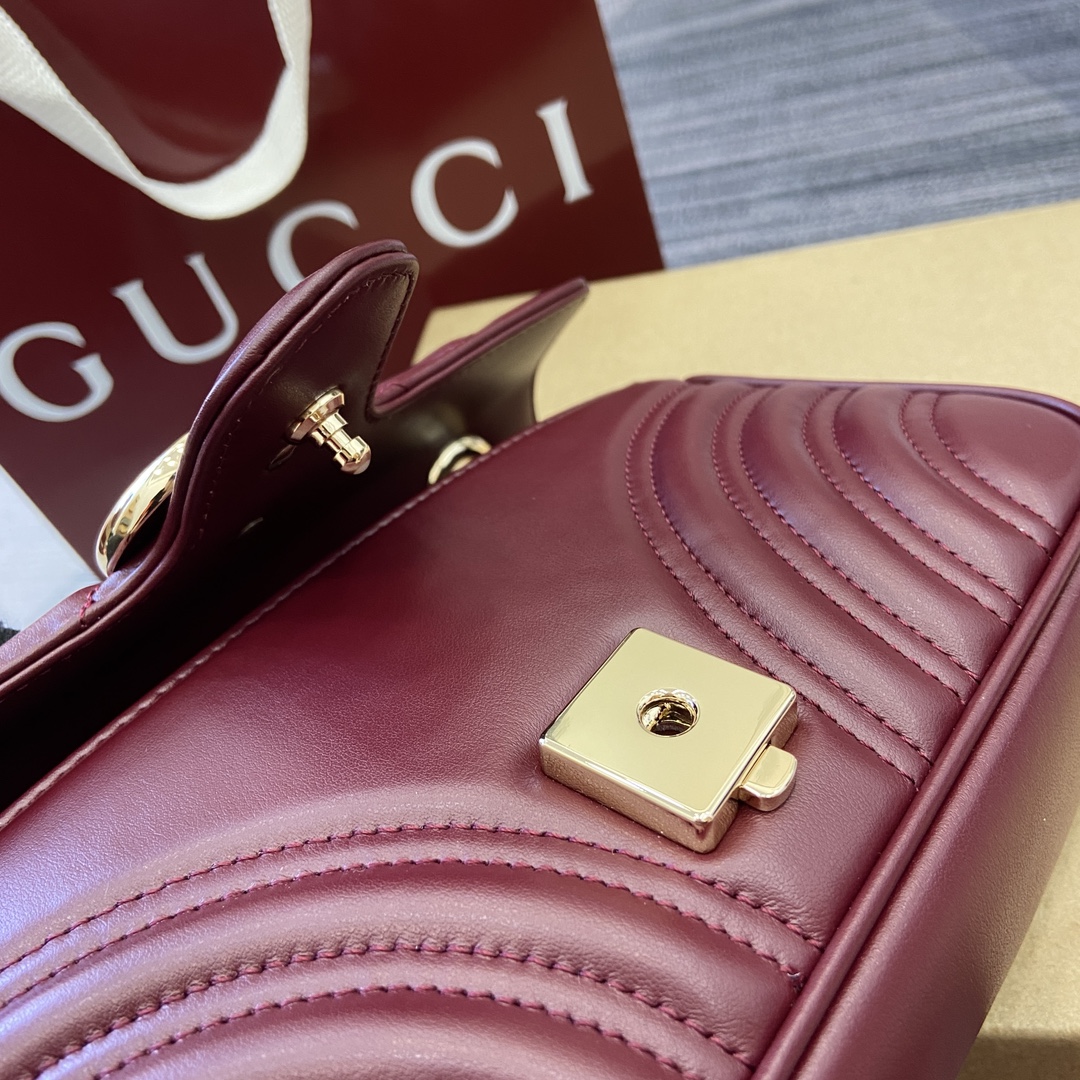 新作 gucci リュックスーパーコピー 優雅 斜め掛けバッグ ハイドバッグ レザー 牛革 シンプル 446744 レッド_11