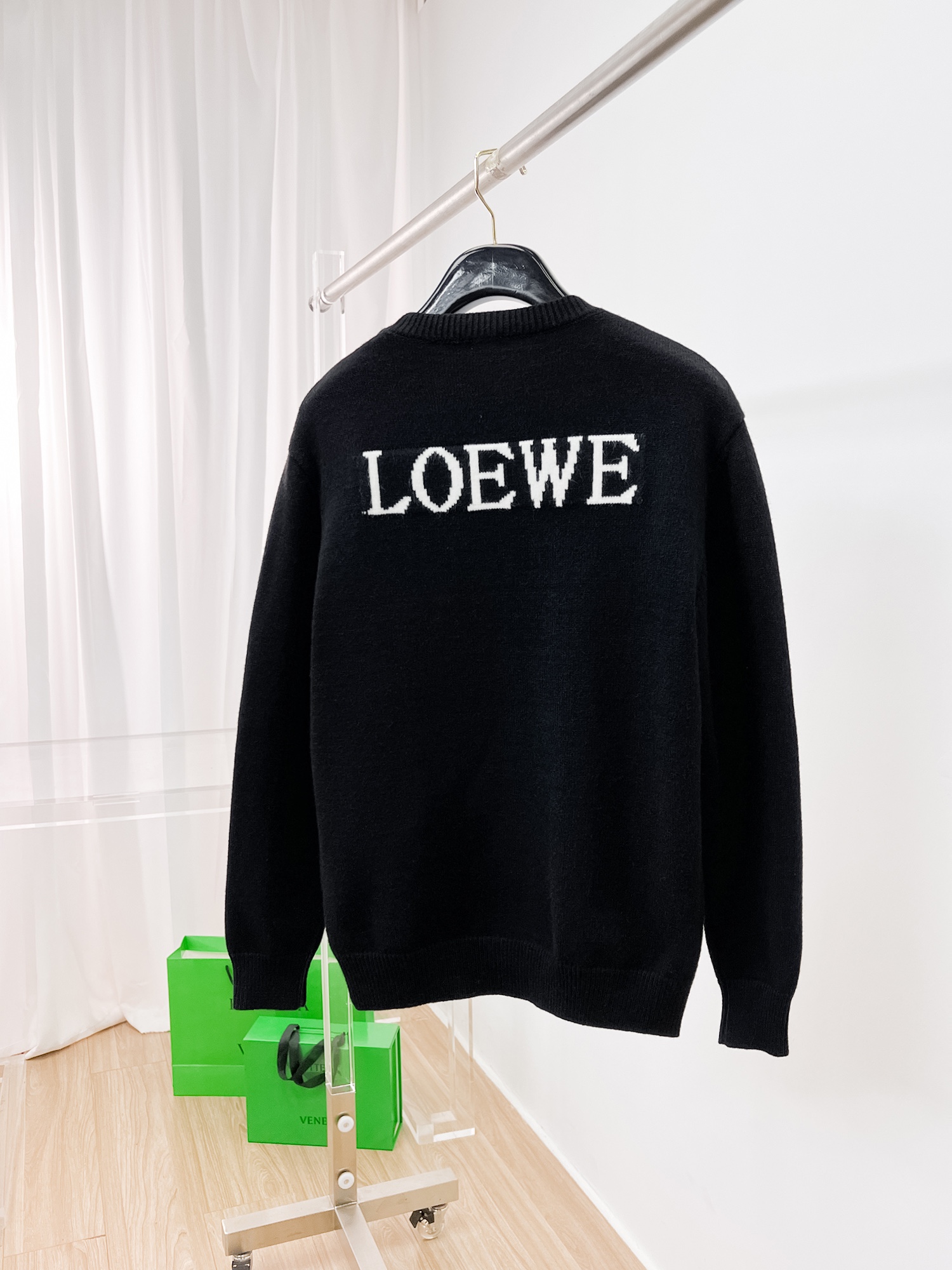 目を引く存在感 loewe セーター偽物 ニット素材 柔らかい トップス ゆったり ロゴ編み ブラック_9