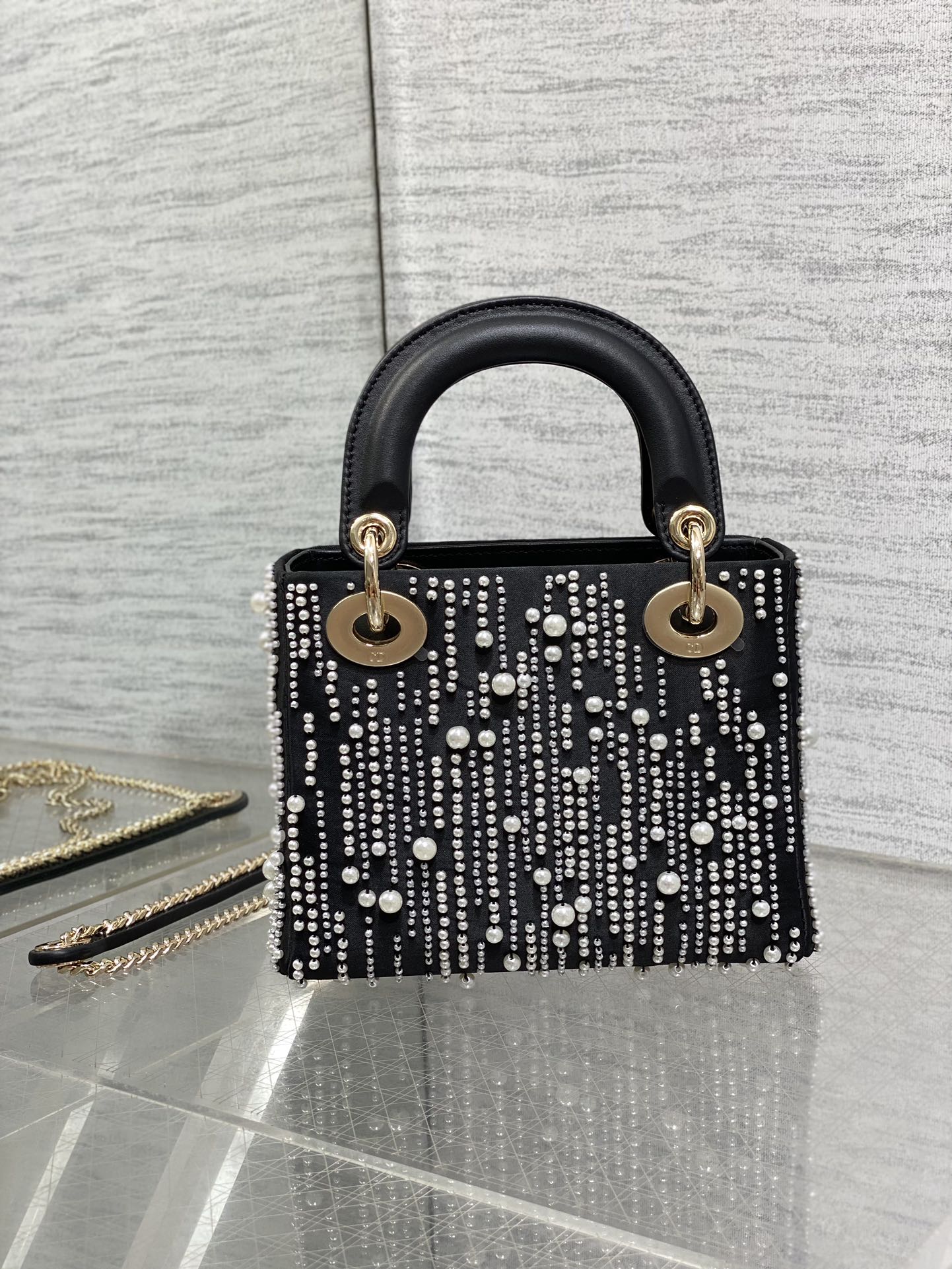 dior バッグ アウトレット偽物 レディ ハンドバッグ 手持ちバッグ 魅力的な斜め掛けバッグ 刺繍 ブラック_5