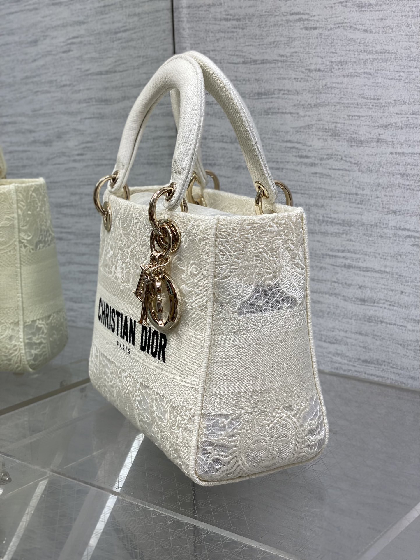 dior トート バッグスーパーコピー ロゴ刺繍 ハンドバッグ 斜め掛けバッグ 本革 優雅 ホワイト_6