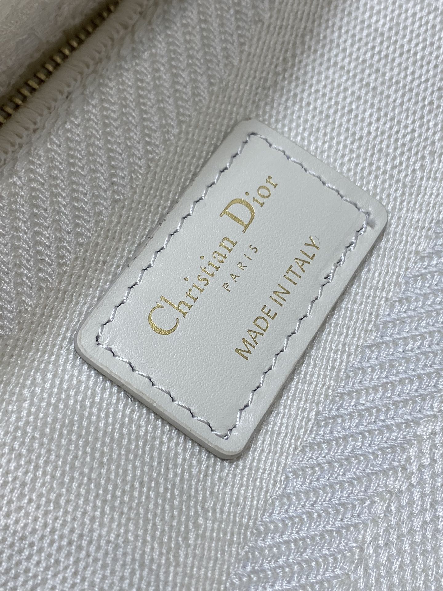 dior トート バッグスーパーコピー ロゴ刺繍 ハンドバッグ 斜め掛けバッグ 本革 優雅 ホワイト_9