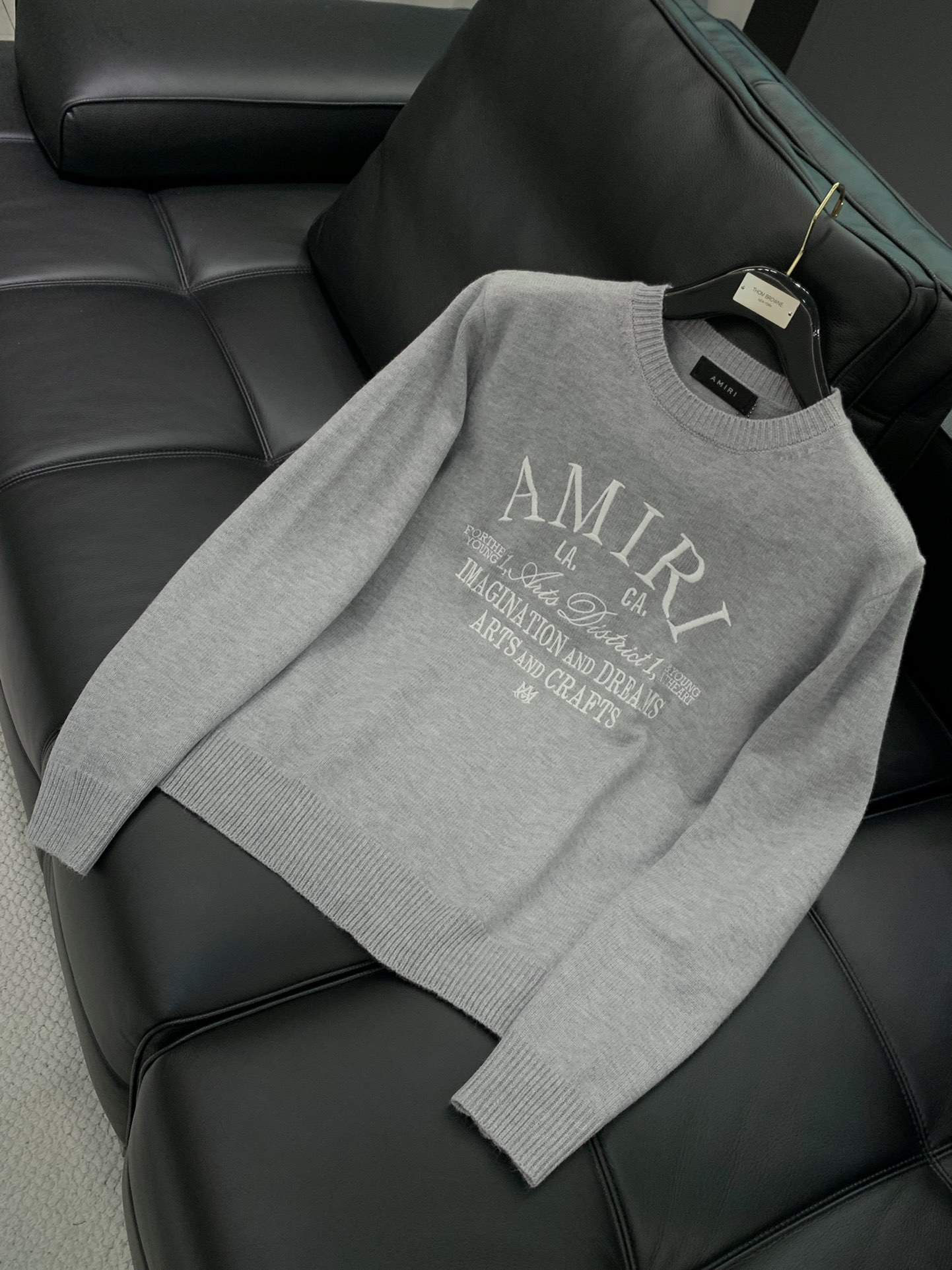 AMIRISWEATER1225M30_3