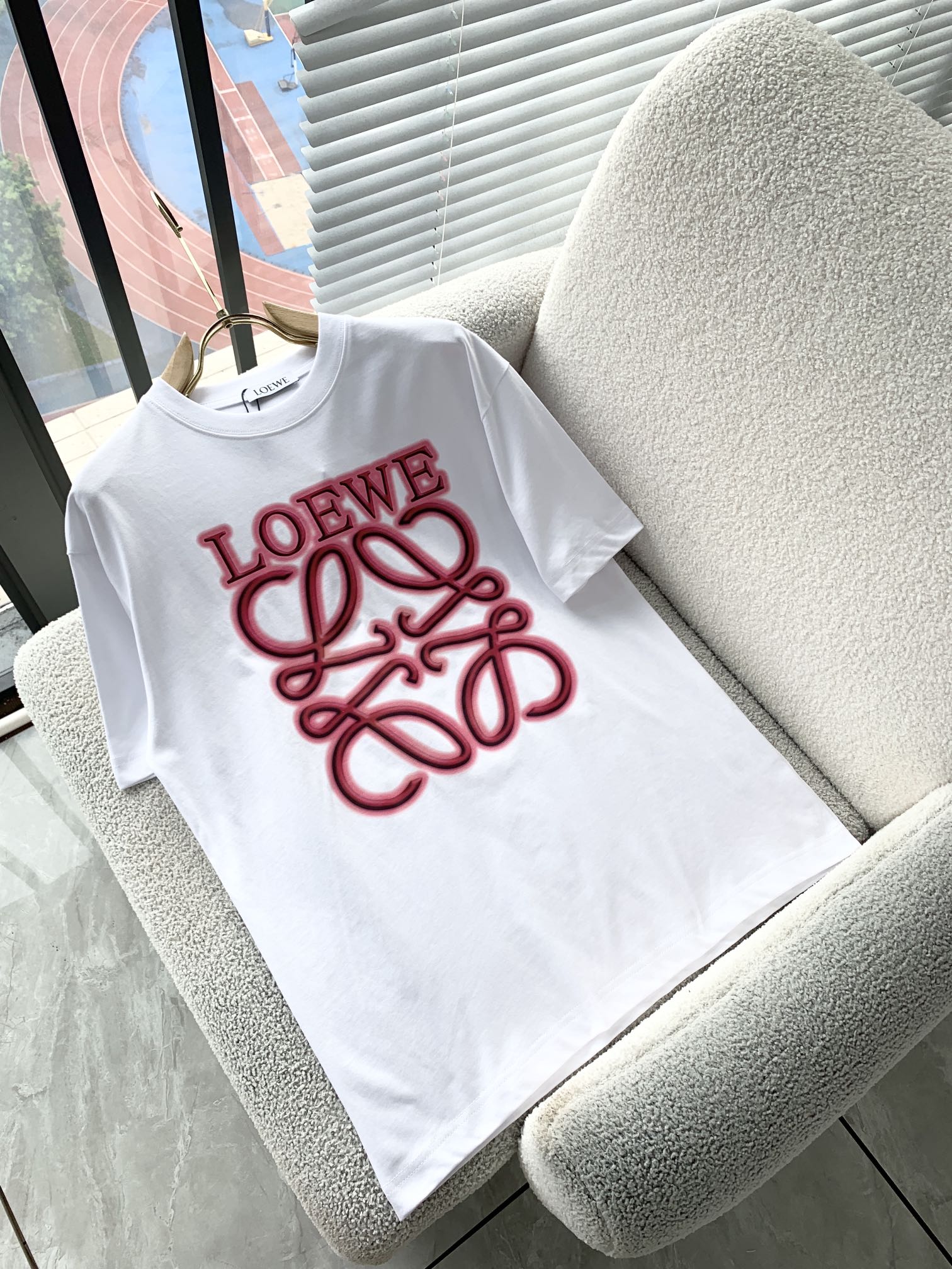 ロエベ tシャツ カルシファーコピー トップス 純綿 シンプル 柔軟 ゆったり ロゴプリント ホワイト_3