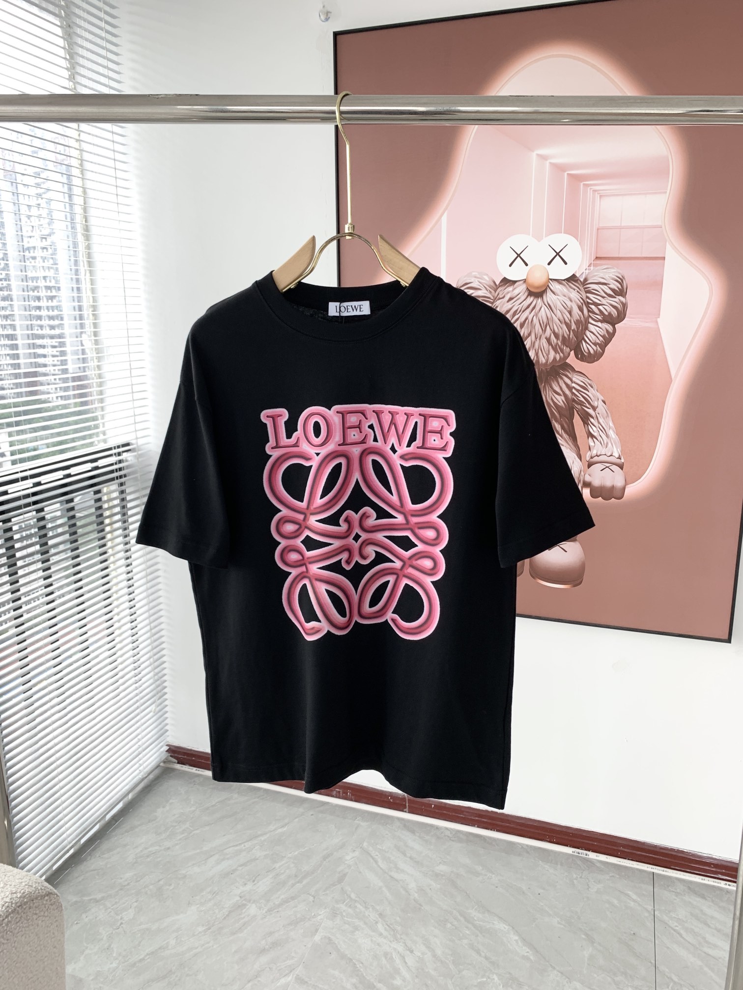 ロエベ tシャツサイズ感スーパーコピー トップス 純綿 シンプル 柔軟 ゆったり ロゴプリント ブラック_1