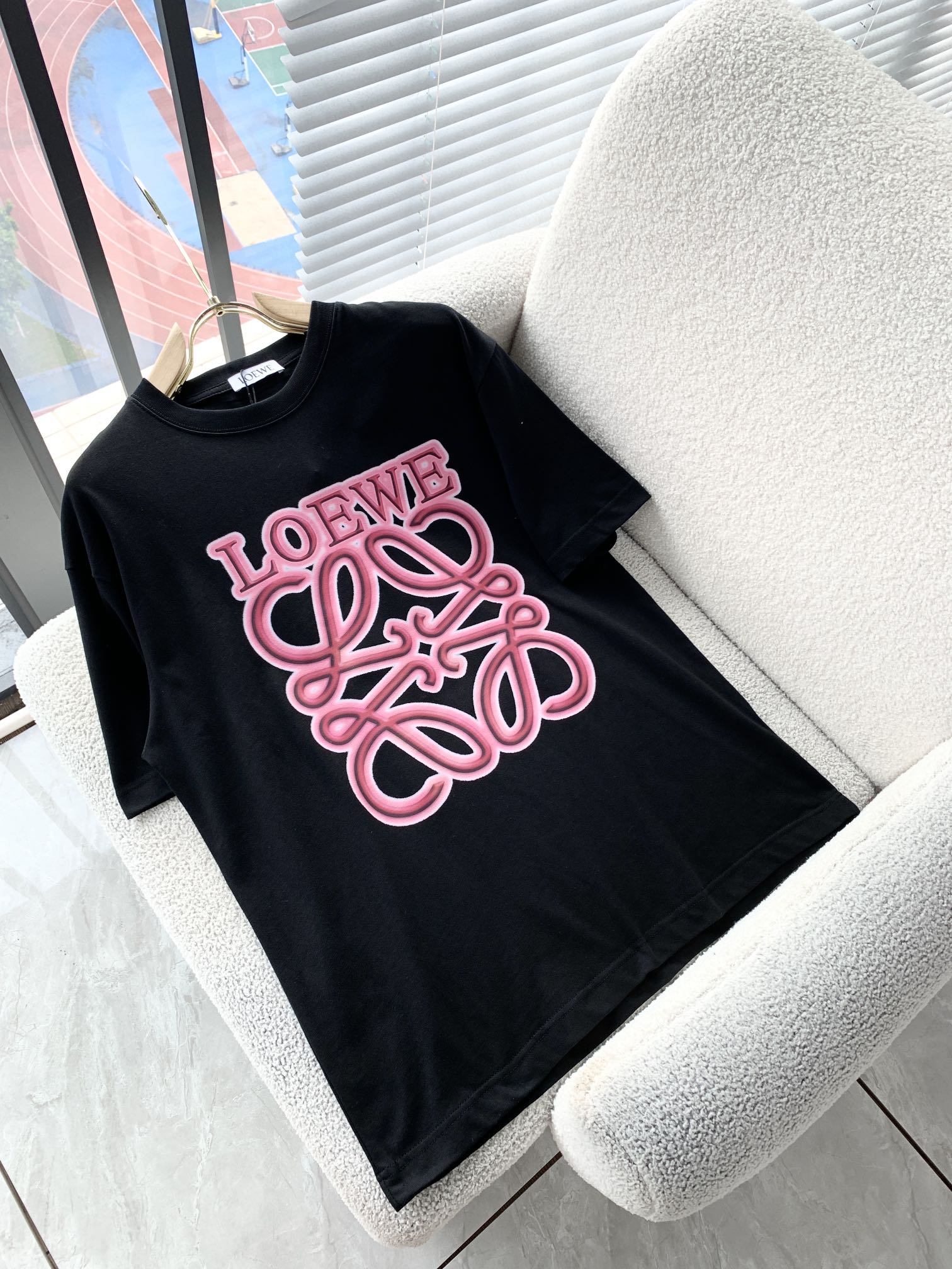 ロエベ tシャツサイズ感スーパーコピー トップス 純綿 シンプル 柔軟 ゆったり ロゴプリント ブラック_3