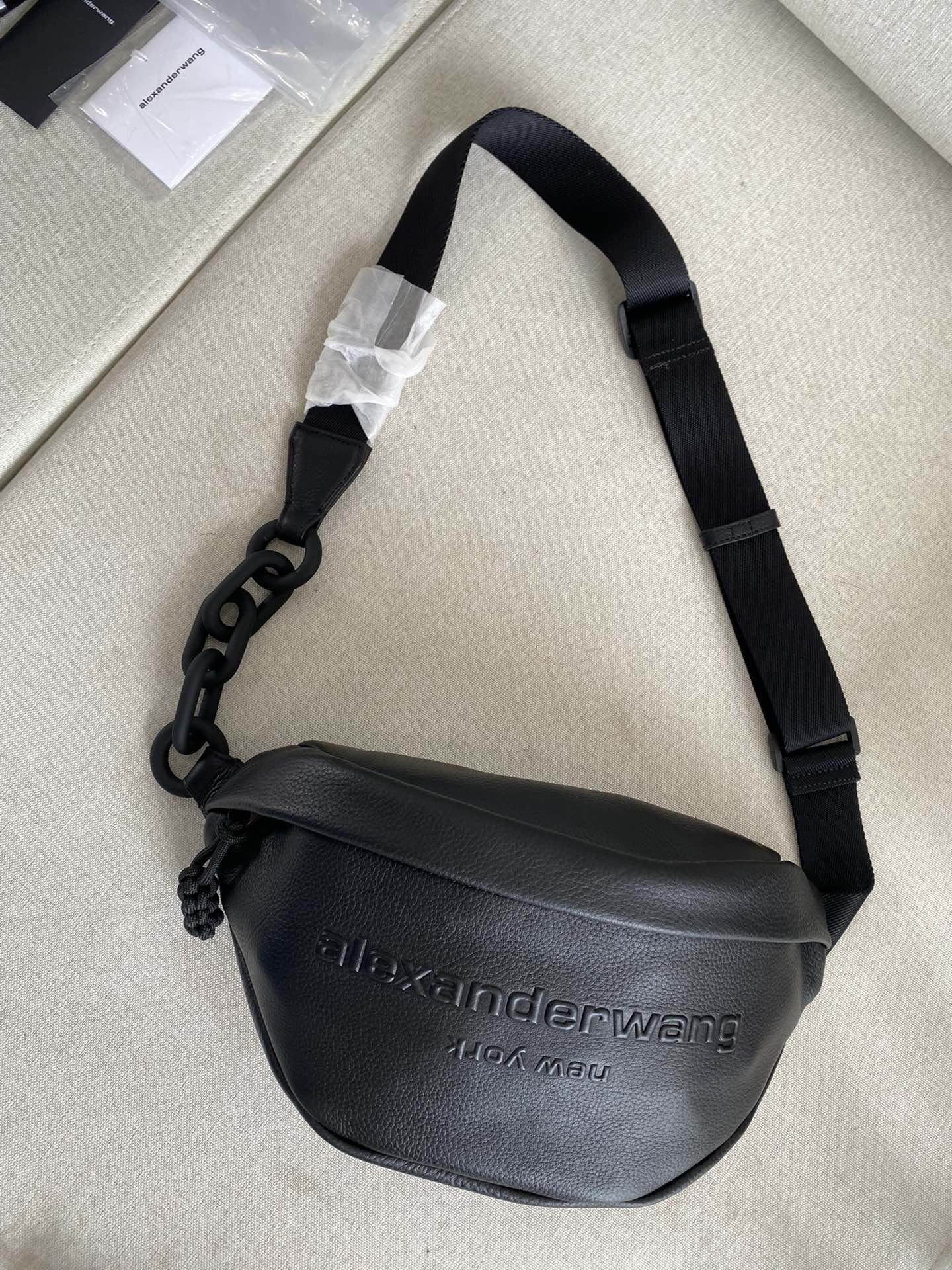 alexander wang クラッチ バッグ偽物 斜め掛けバッグ レザー 柔軟 腰バッグ 調整可 ブラック_2