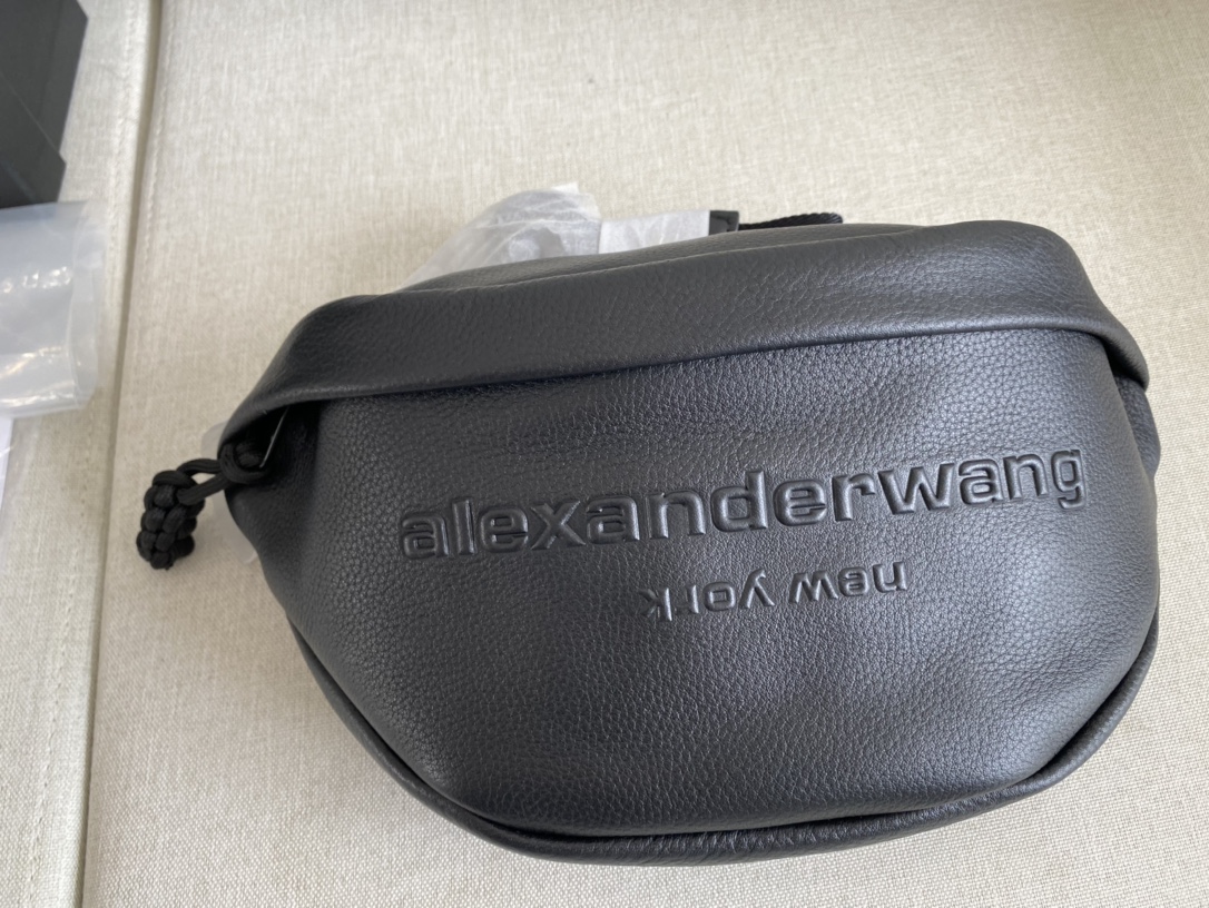 alexander wang クラッチ バッグ偽物 斜め掛けバッグ レザー 柔軟 腰バッグ 調整可 ブラック_7