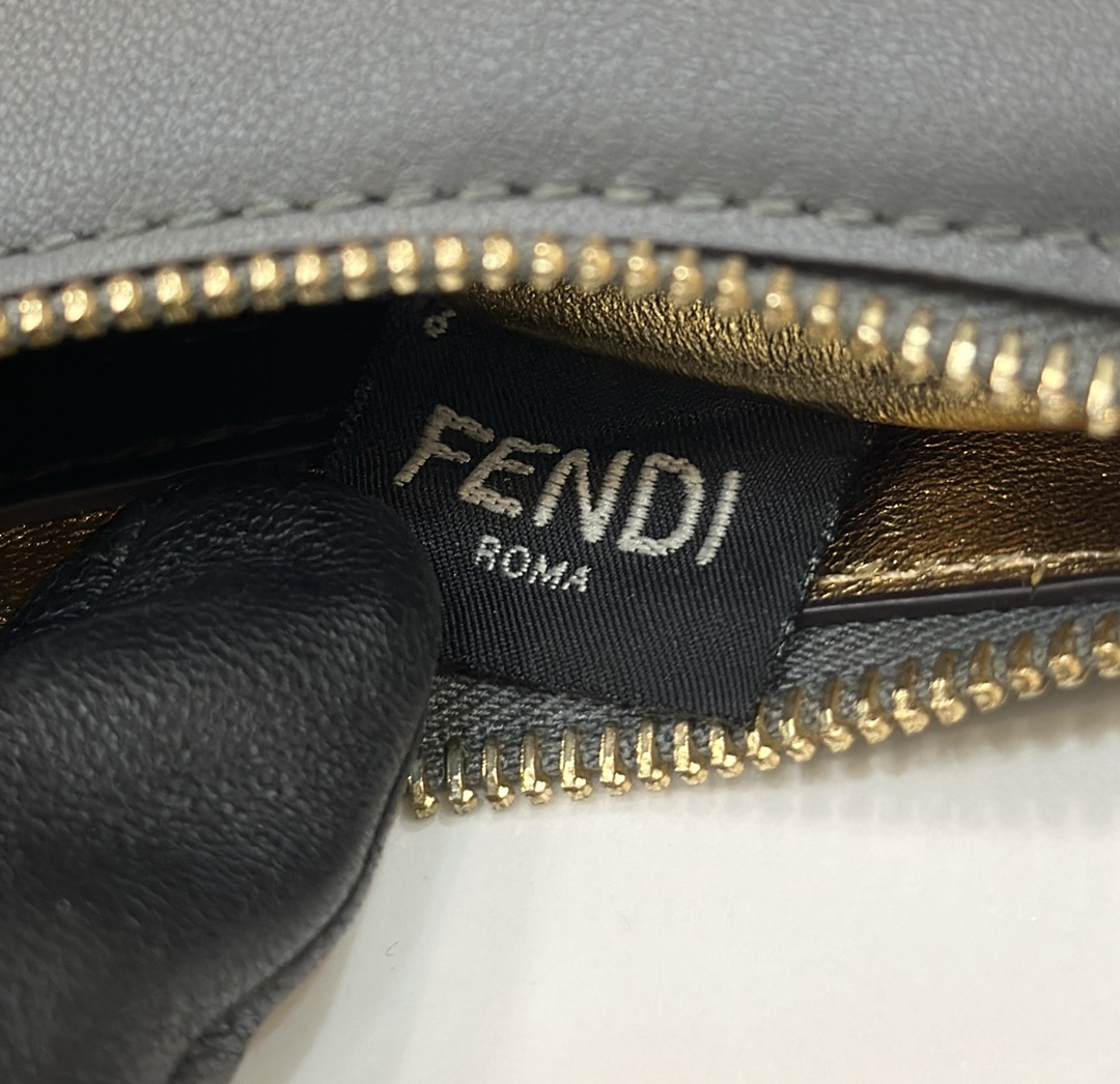 fendi バッグ コーデスーパーコピー チェーンバッグ レザー ハンドバッグ mini 軽量 グレイ_8