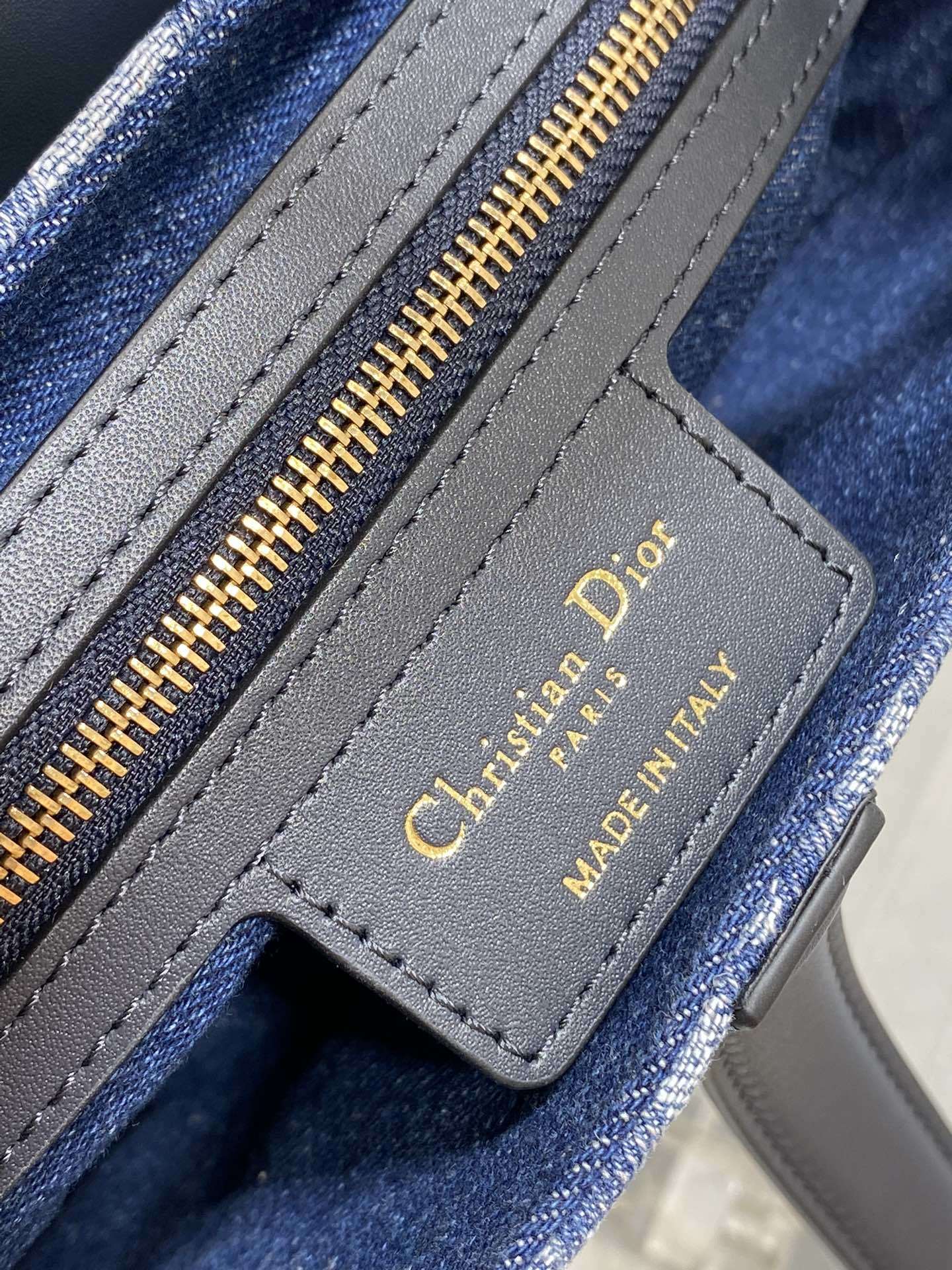 爆買いで大得価の dior ハンドバッグ偽物 シンプル ハンドバッグ 優雅 斜め掛けバッグ 花柄 デニム ブルー_9