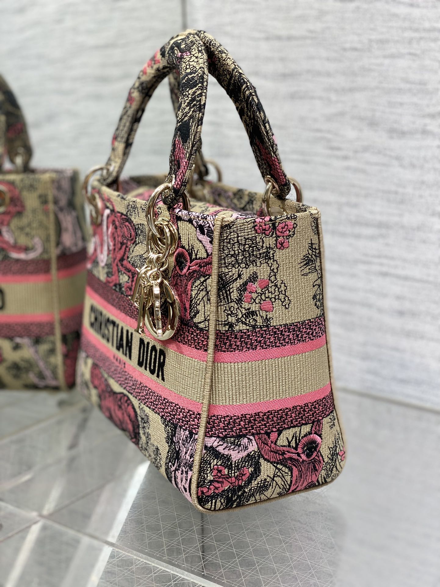 dior ショルダー バッグコピー ミニ ファッション ハンドバッグ 優雅 斜め掛けバッグ 本革 レザー 刺繍 ピンク_6