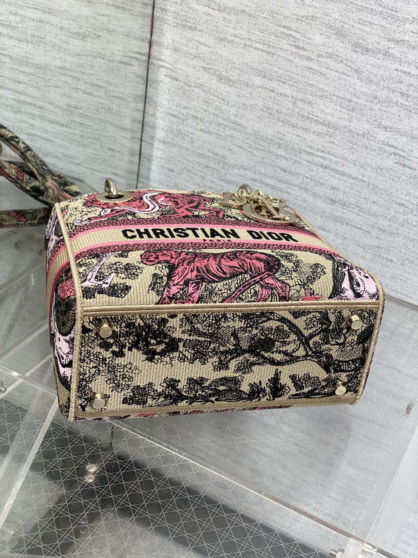 dior ショルダー バッグコピー ミニ ファッション ハンドバッグ 優雅 斜め掛けバッグ 本革 レザー 刺繍 ピンク_7