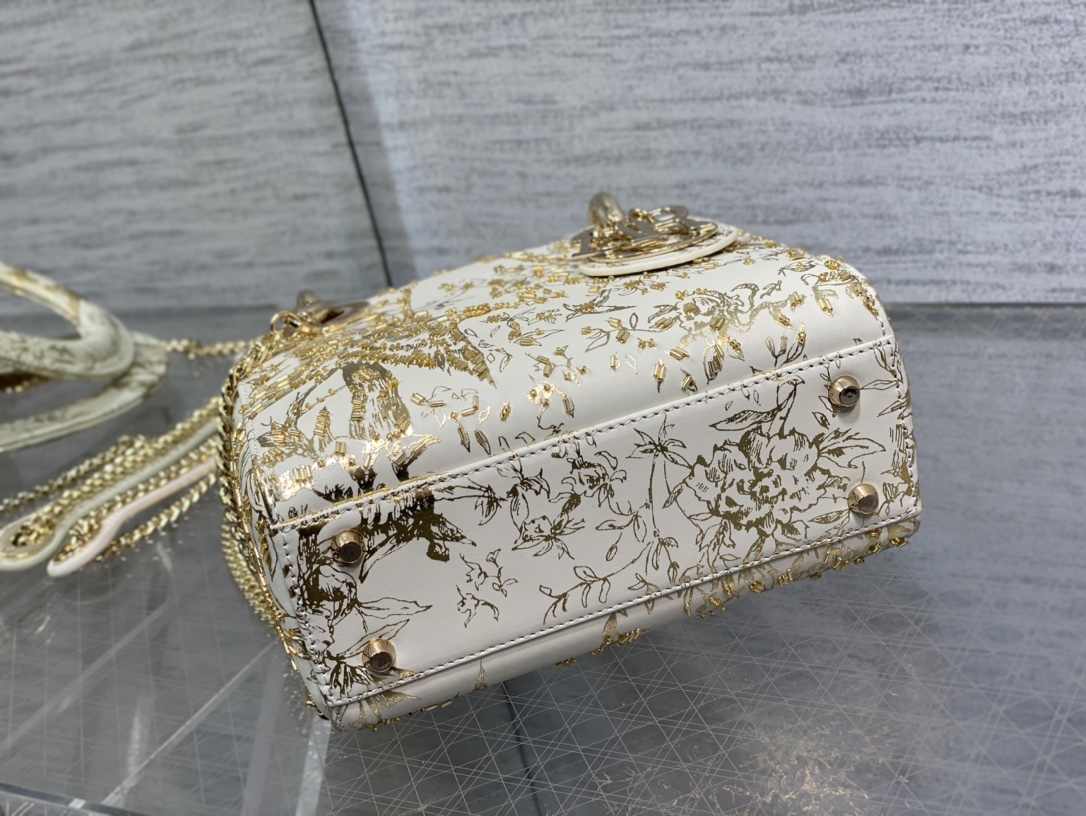 お得品‼dior カバンスーパーコピー 人気品 刺繍 ハンドバッグ 手持ち ファッション 優雅レディ ホワイト_7