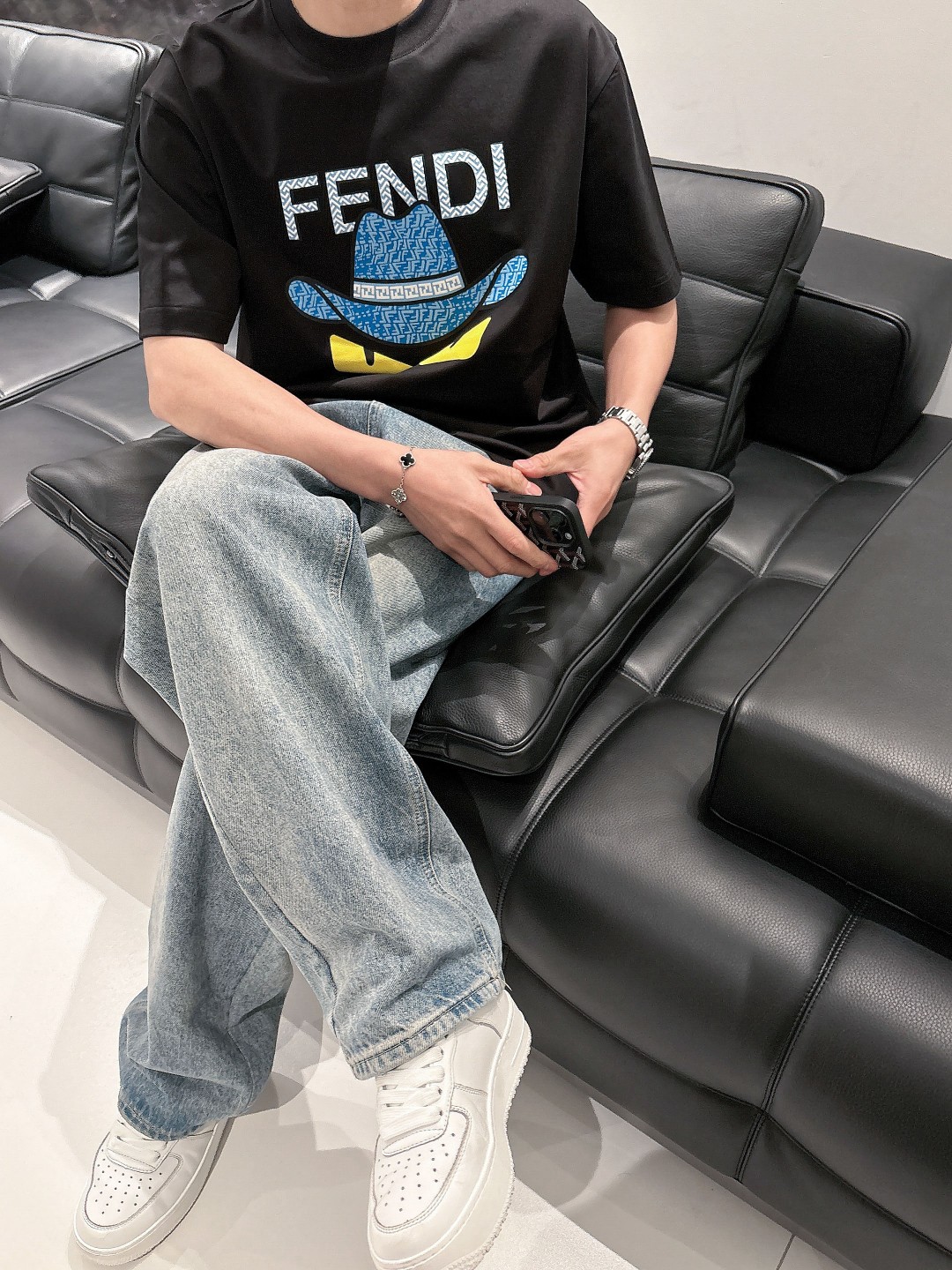 超人気 メンズ fendi t シャツスーパーコピー Ｔシャツ トップス 純綿 半袖 プリント 柔らかい ブラック_4