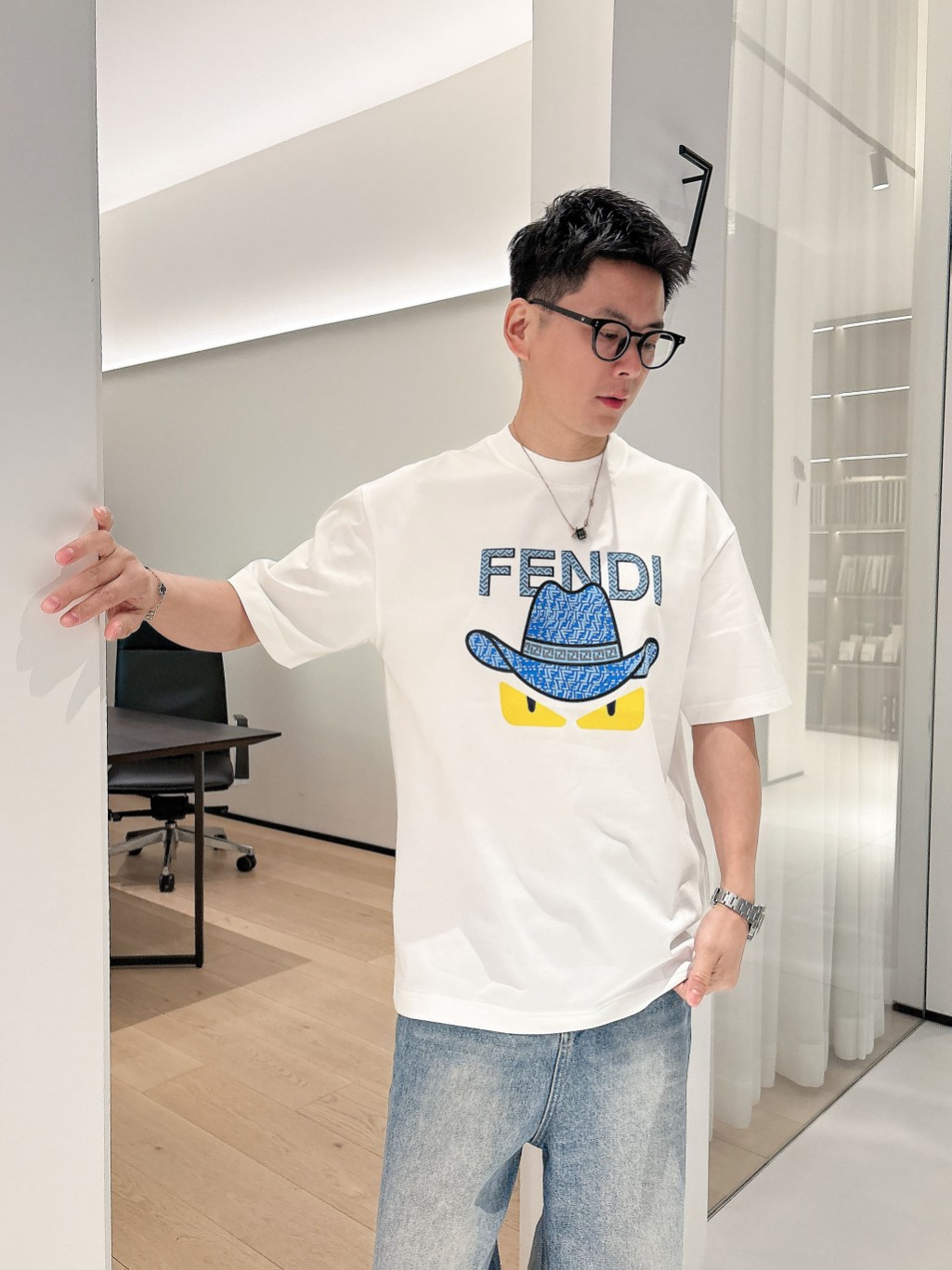 期間限定品 メンズ フェンディ t シャツ偽物 Ｔシャツ トップス 純綿 半袖 プリント 柔軟 ホワイト_1