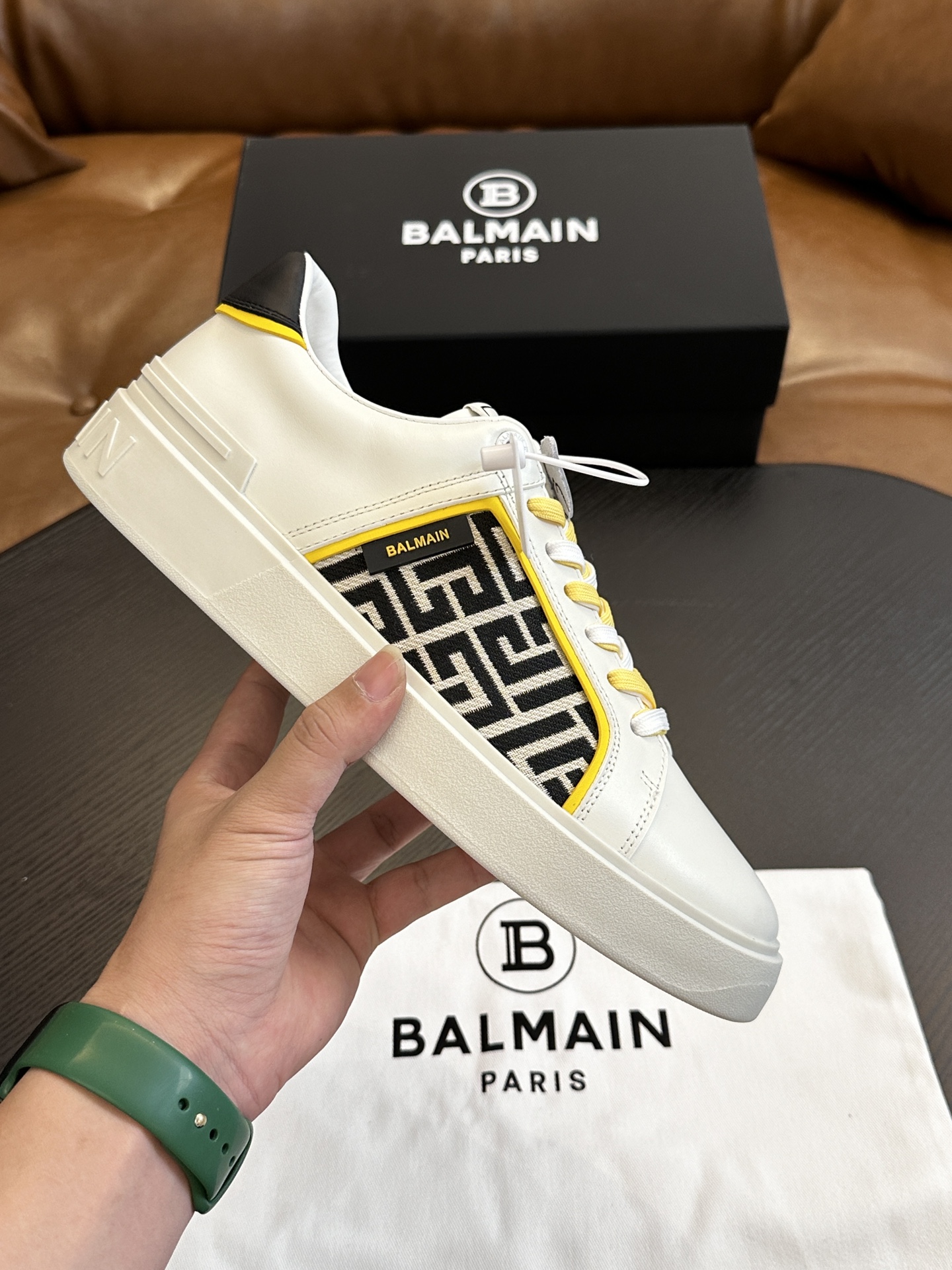 BALMAIN バーホルター スニーカーコピー レザー 革面 シューズ 運動 華やかな雰囲気 ランニング ホワイト_3