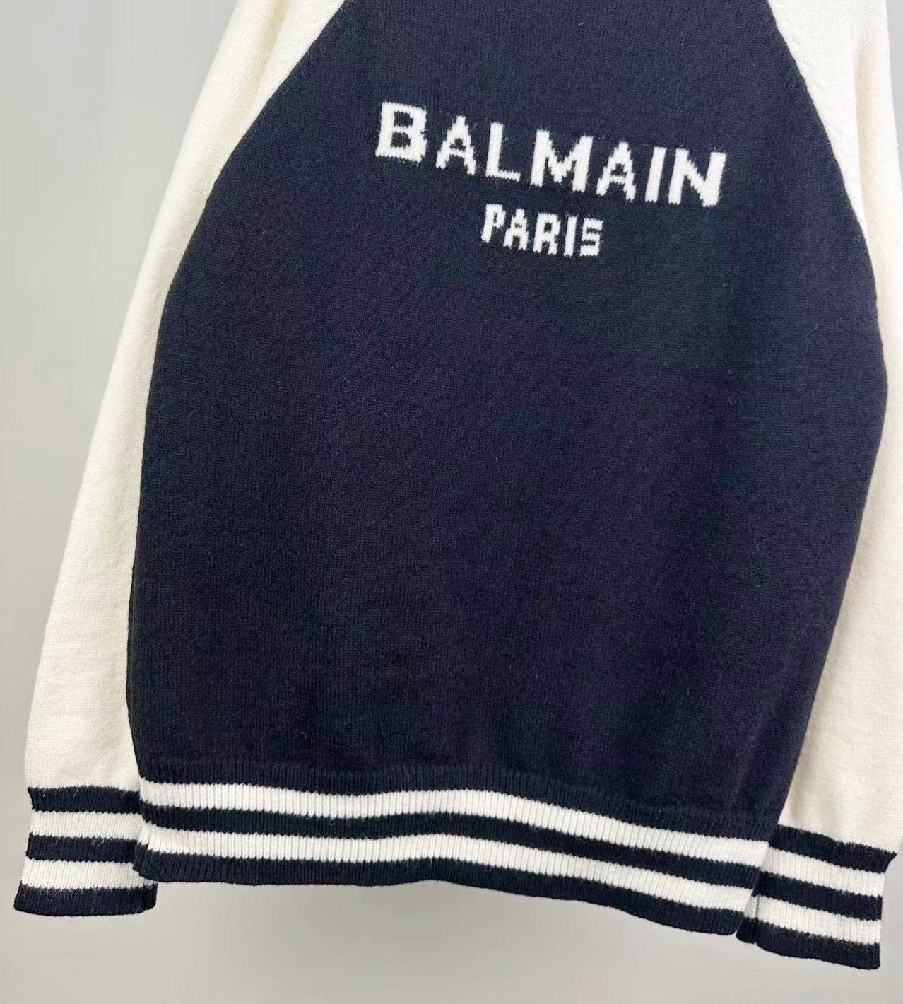 BALMAIN バルキーセーターブームスーパーコピー 暖かい トップス ニット素材 ロゴプリント ブラック_8